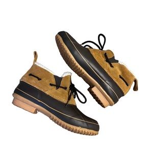 Khombu Low Boots